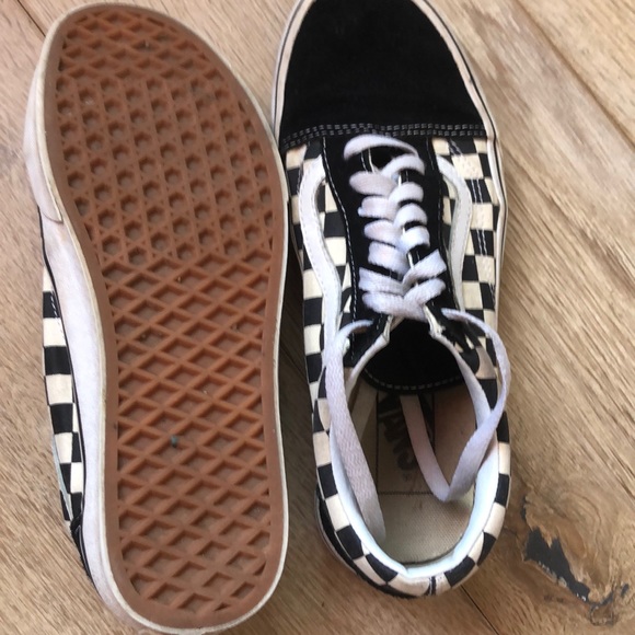 Vans - Picture 5 of 7